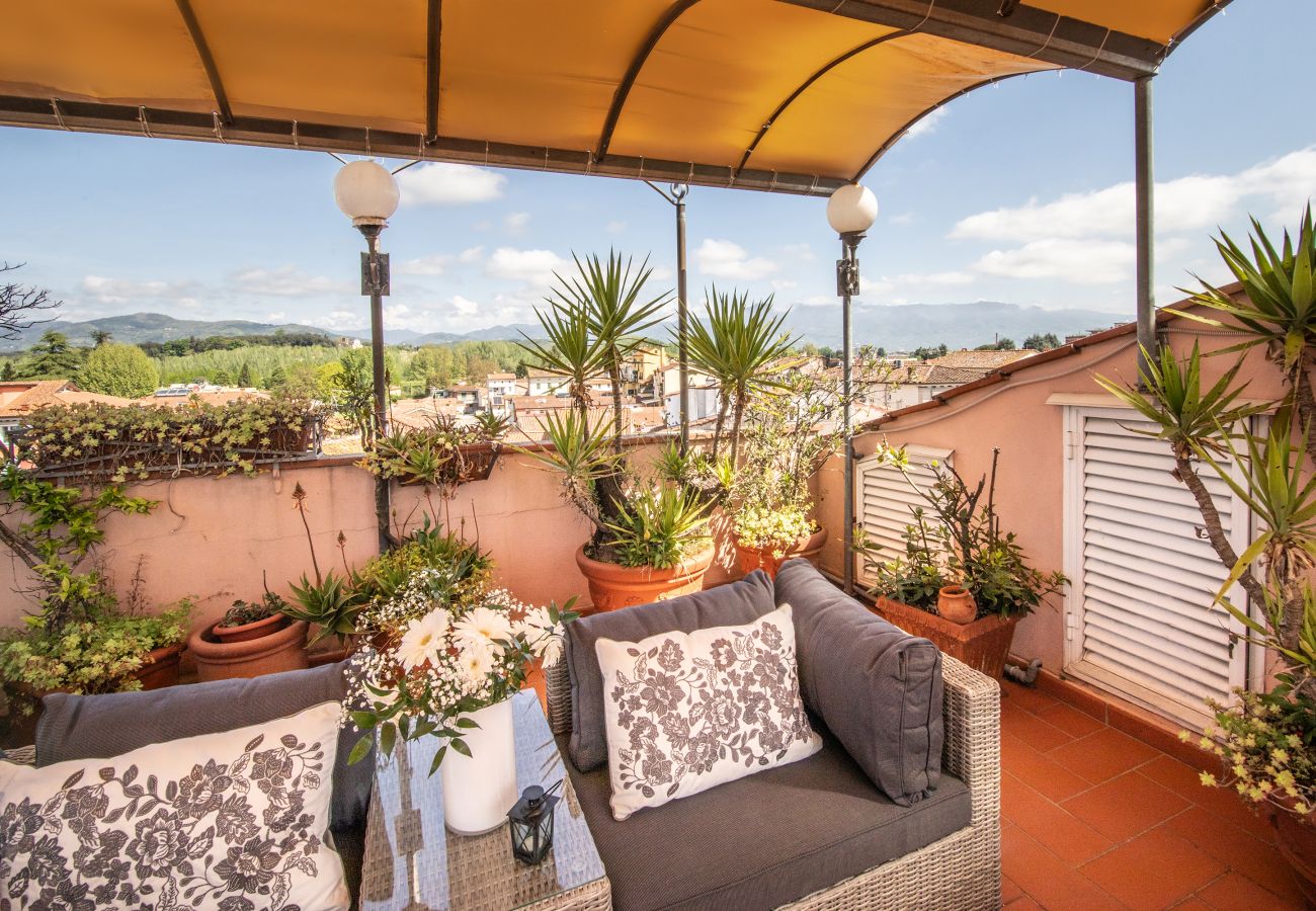 Apartment in Lucca - Sunset Rooftop  close Center Town by Abita