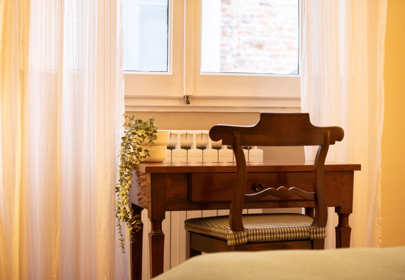 Apartment in Lucca - Pelleria 32, in Center Town by Abita