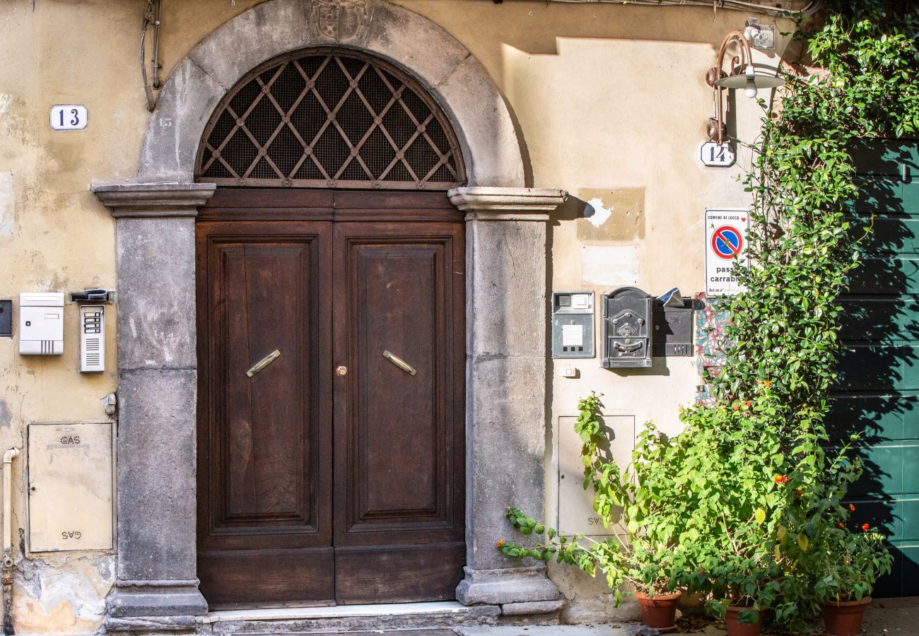 Apartment in Lucca - Casa Sophia, a timeless stay in Lucca