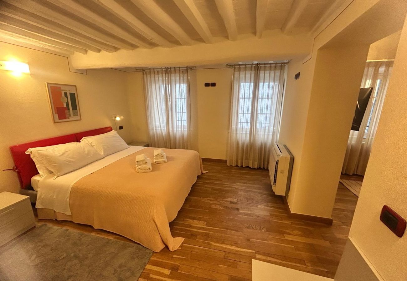 Apartment in Lucca - Palazzo Civetta, Assiolo in Center Town Apartment in Lucca - Palazzo Civetta, Assiolo in Center Town