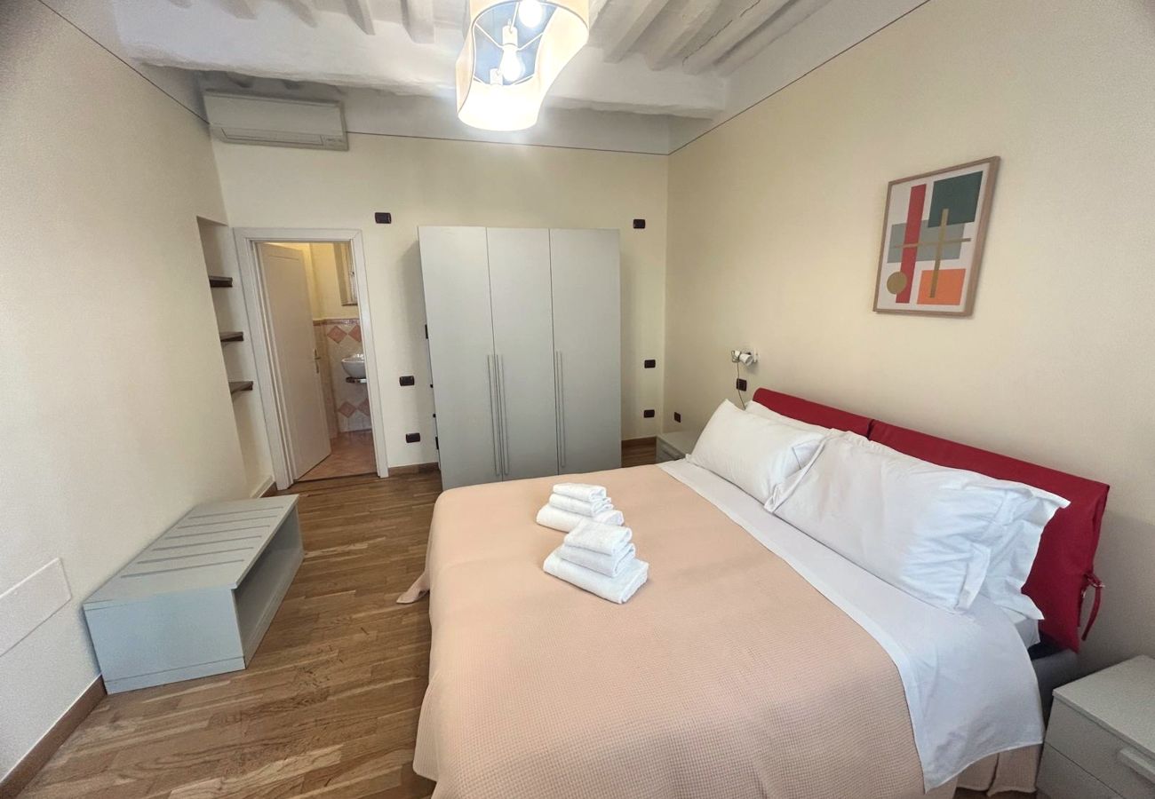 Apartment in Lucca - Palazzo Civetta, Barbagianni in Center Town Apartment in Lucca - Palazzo Civetta, Barbagianni in Center Town