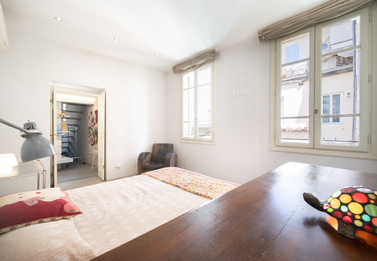 Apartment in Lucca - Arcobaleno Apartment in Center Town with Terrace