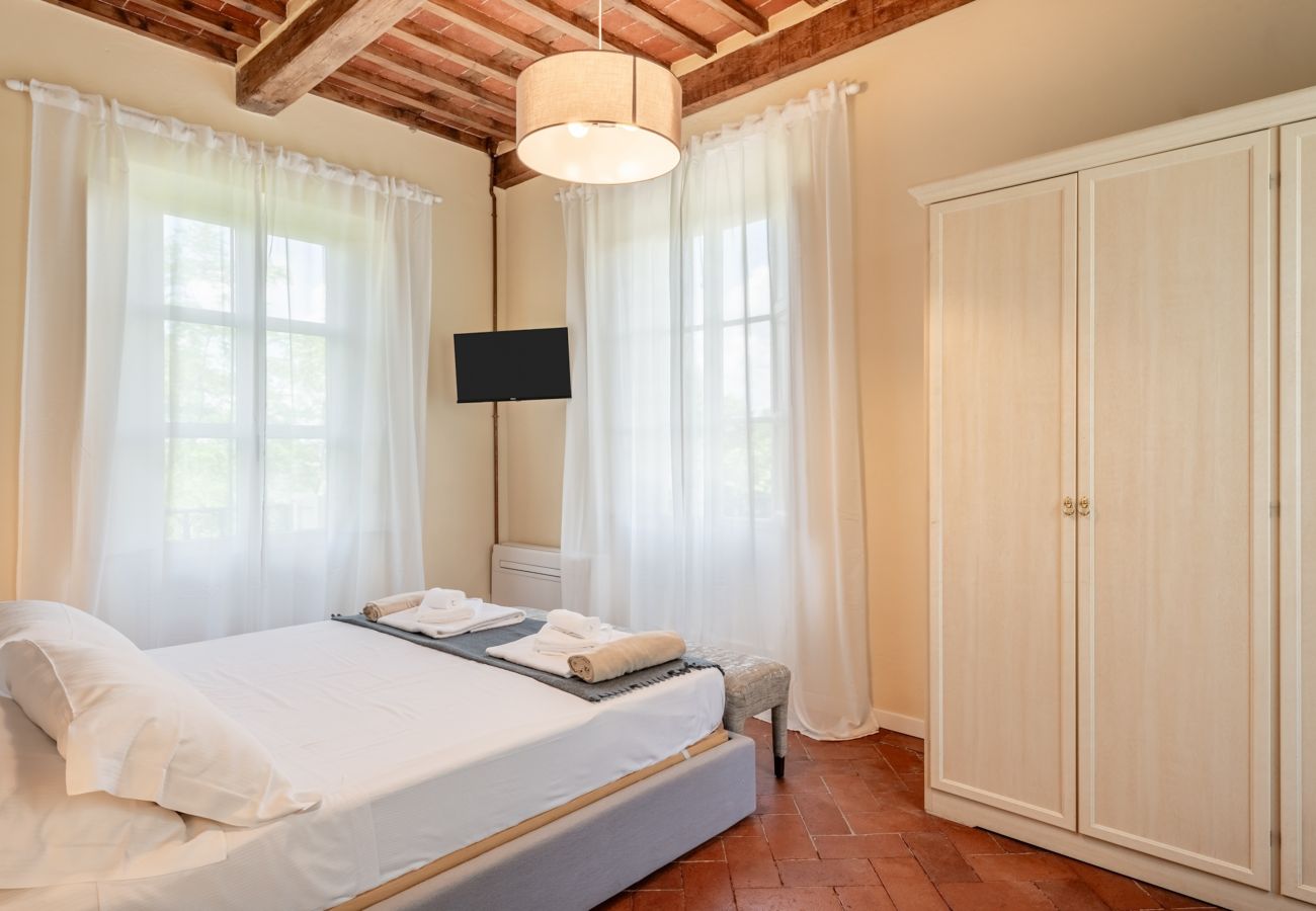 Villa in Montecarlo - Villa Il Gufo with Swimming Pool