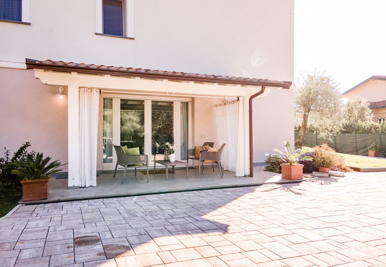 Apartment in Capannori - Casa il gelsomino with Swimming Pool