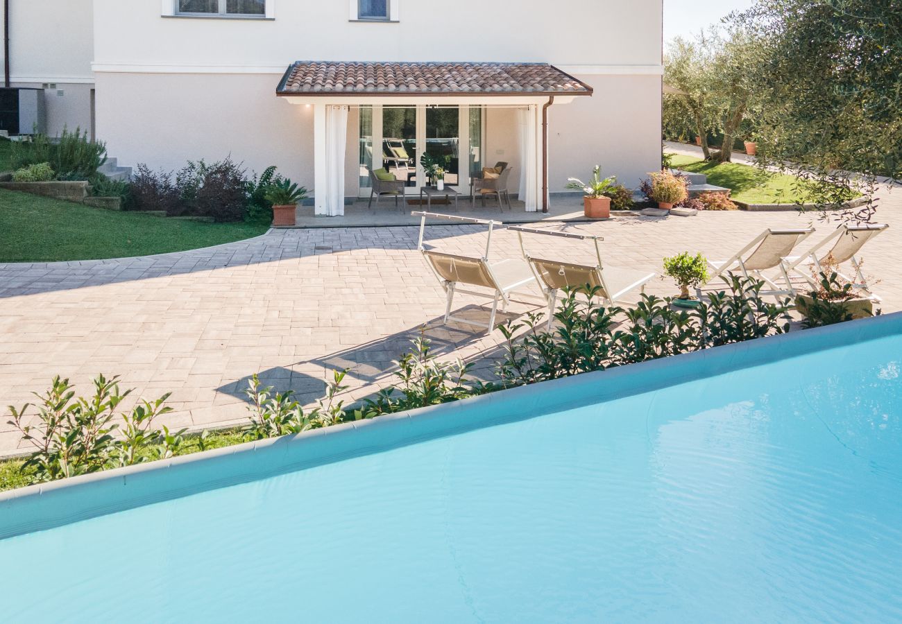 Apartment in Capannori - Casa il gelsomino with Swimming Pool