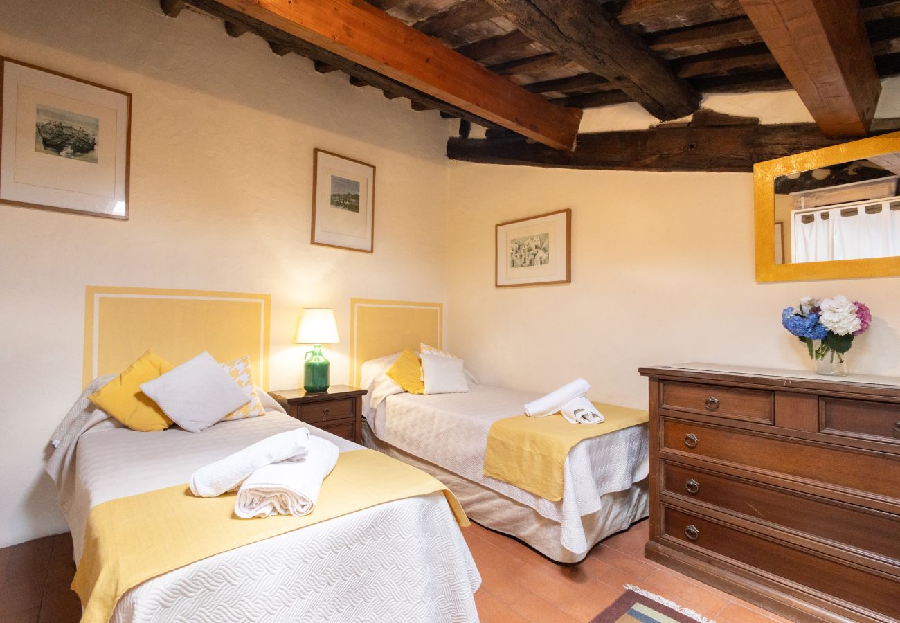 Villa in Capannori - Villa Roocello, charming retreat with pool