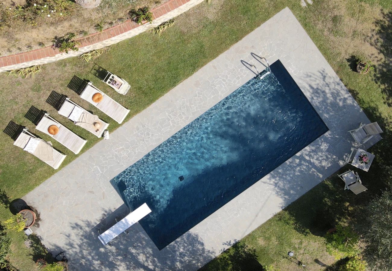 Villa en Capannori - Villa Iris with Swimming Pool