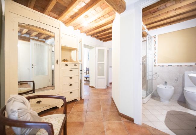 Apartamento en Lucca - Madalina Apartment in Center Town Apartamento en Lucca - Madalina Apartment in Center Town