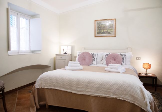 Apartamento en Lucca - Madalina Apartment in Center Town Apartamento en Lucca - Madalina Apartment in Center Town