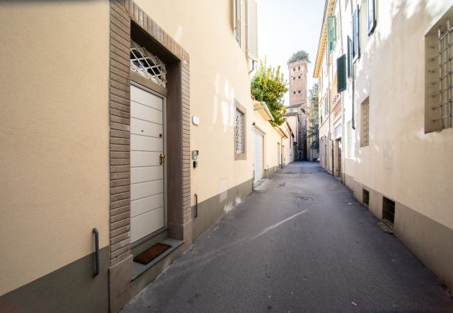Apartamento en Lucca - The Tower Apartment in Center Town Apartamento en Lucca - The Tower Apartment in Center Town
