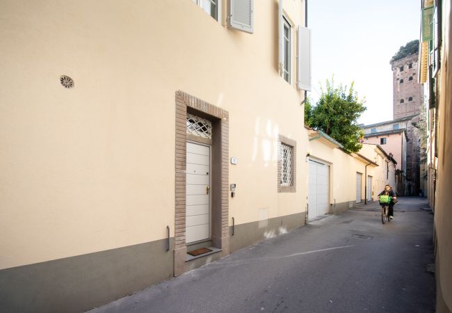 Apartamento en Lucca - The Tower Apartment in Center Town Apartamento en Lucca - The Tower Apartment in Center Town