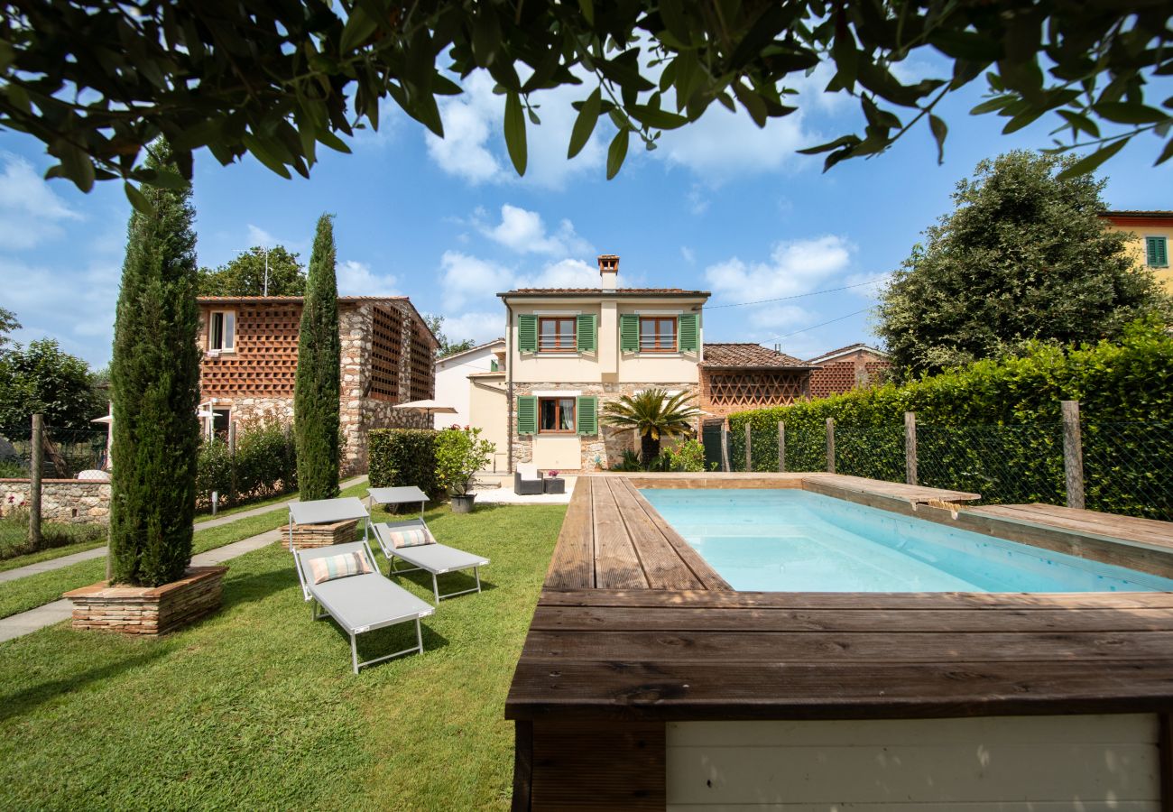 Casa en Capannori - Casa I Tre Cipressi with Swimming Pool