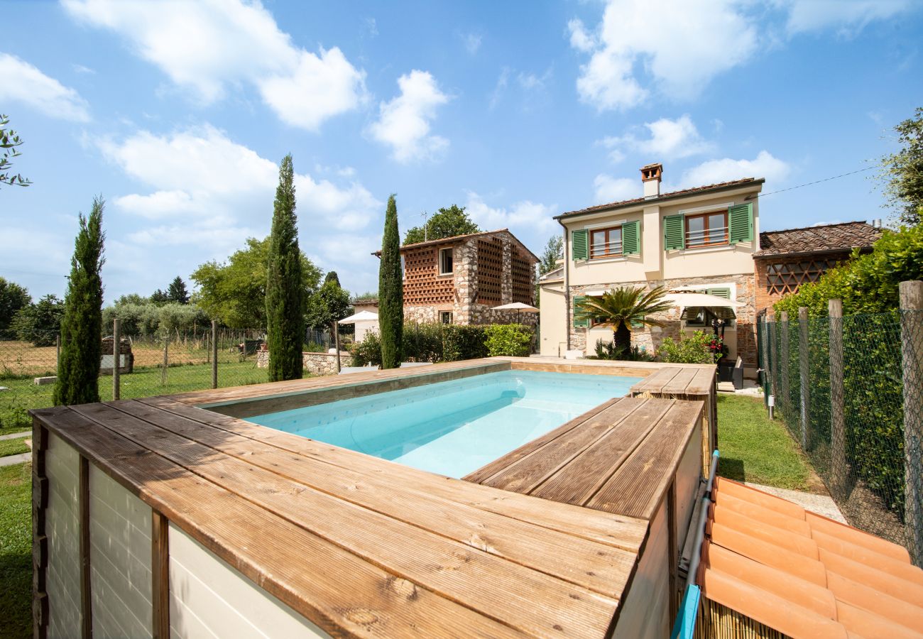 Casa en Capannori - Casa I Tre Cipressi with Swimming Pool