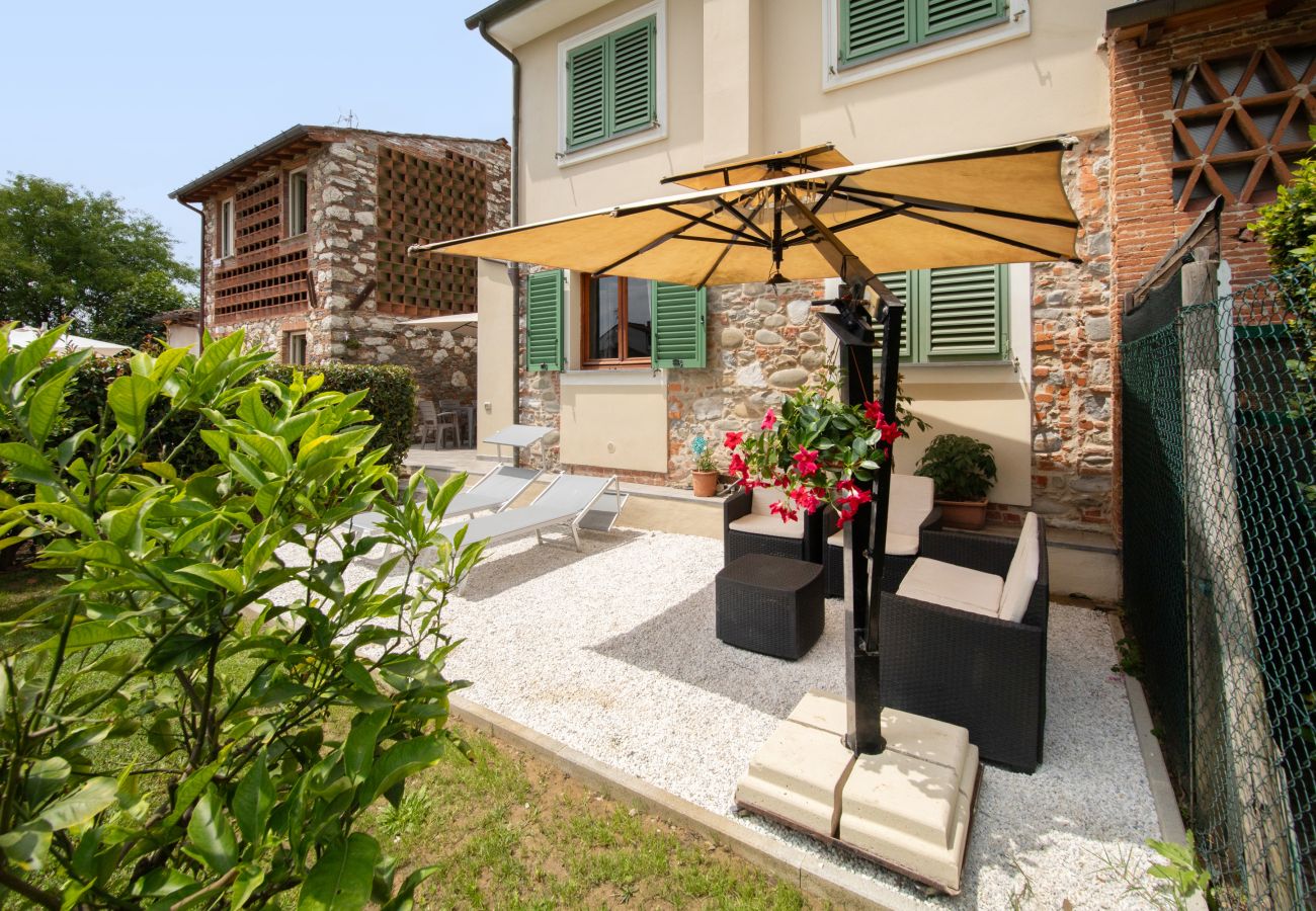 Casa en Capannori - Casa I Tre Cipressi with Swimming Pool