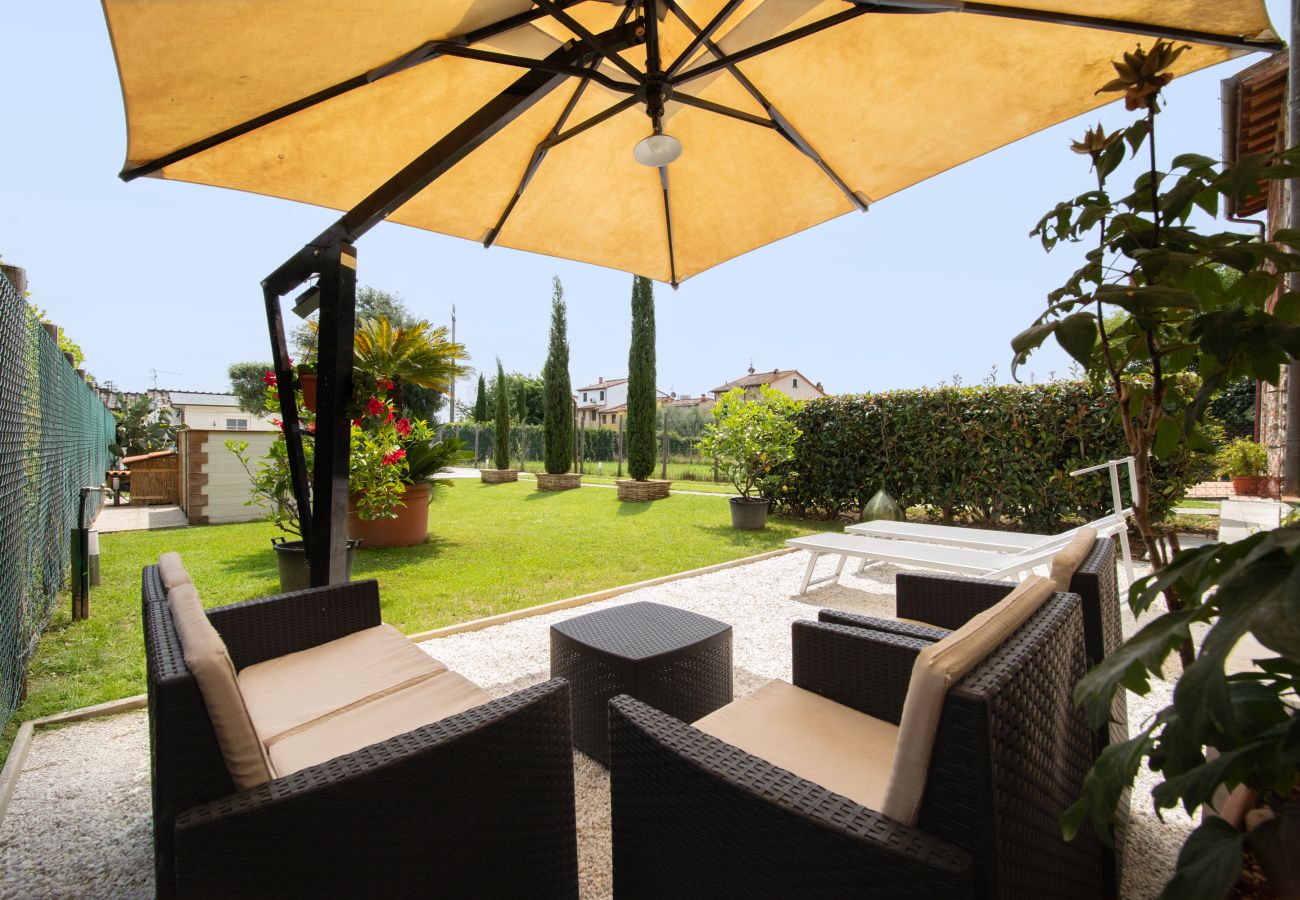 Casa en Capannori - Casa I Tre Cipressi with Swimming Pool
