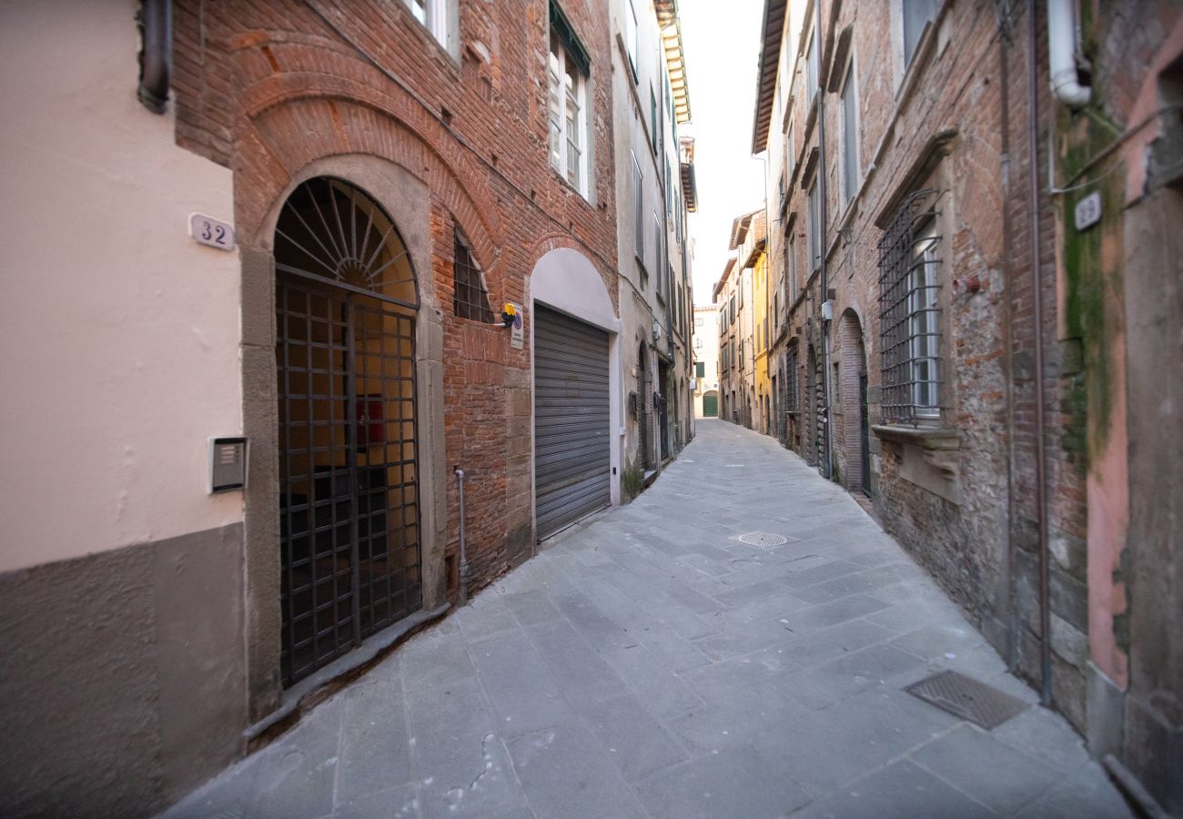 Apartamento en Lucca - Pelleria 32, in Center Town by Abita