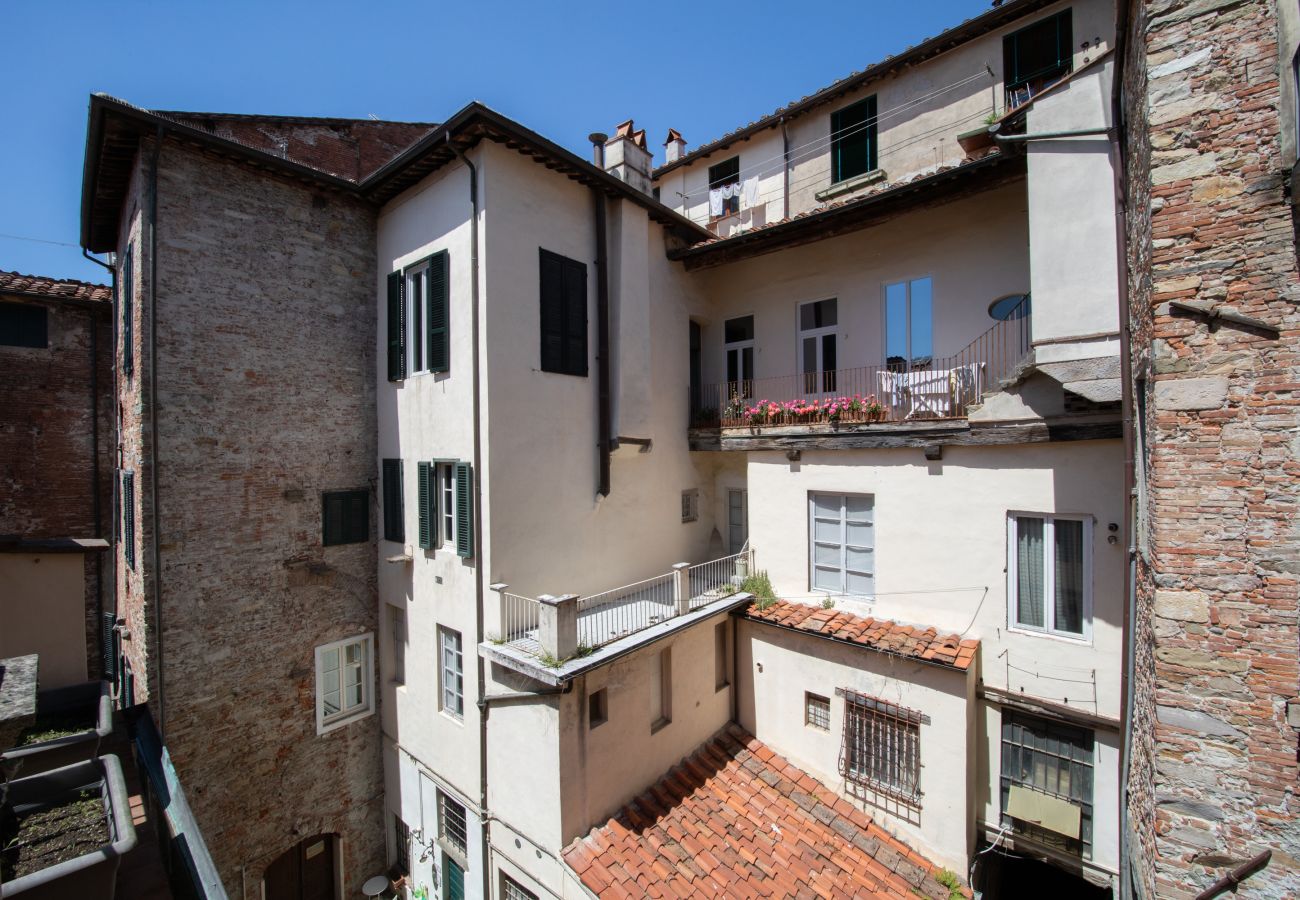 Apartamento en Lucca - Arcobaleno Apartment in Center Town with Terrace