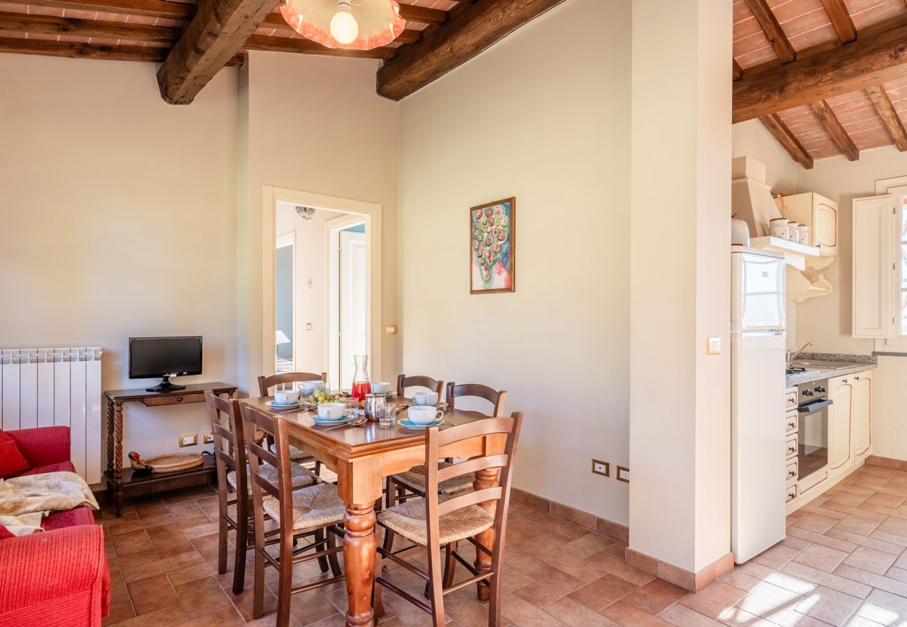 Apartamento en Capannori - Romeo Apartment with Swimming Pool