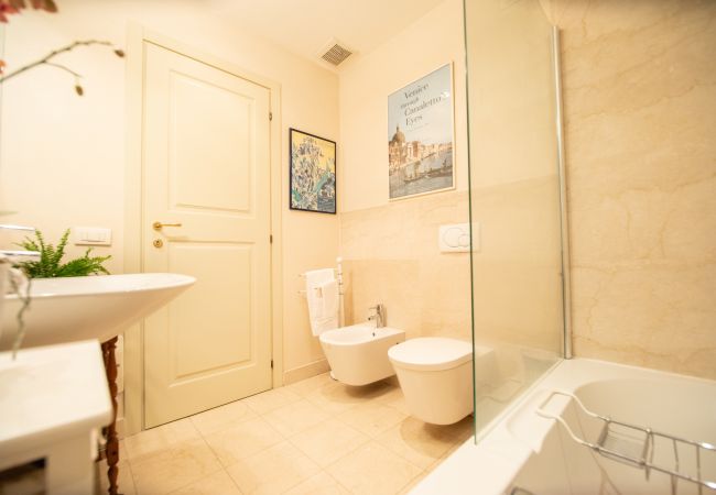 Appartement à Lucca - Piazza Bernardini Apartment in Center Town Appartement à Lucca - Piazza Bernardini Apartment in Center Town