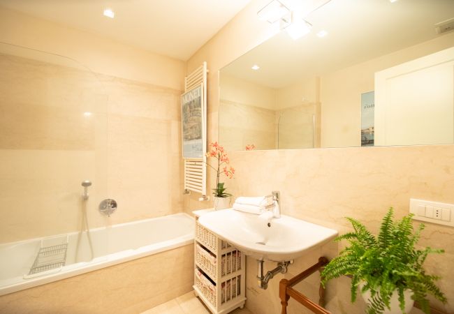 Appartement à Lucca - Piazza Bernardini Apartment in Center Town Appartement à Lucca - Piazza Bernardini Apartment in Center Town