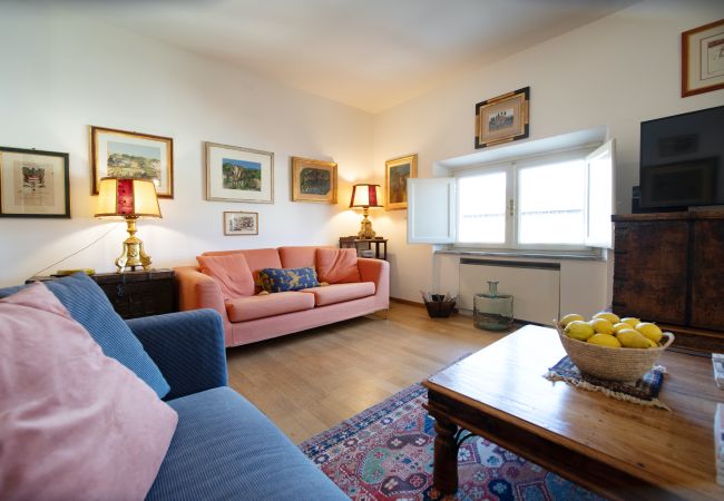 Appartement à Lucca - Piazza Bernardini Apartment in Center Town Appartement à Lucca - Piazza Bernardini Apartment in Center Town